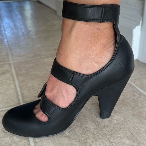 =Black Leather ALDO Strappy Heels Sz 5= - Picture 2 of 6